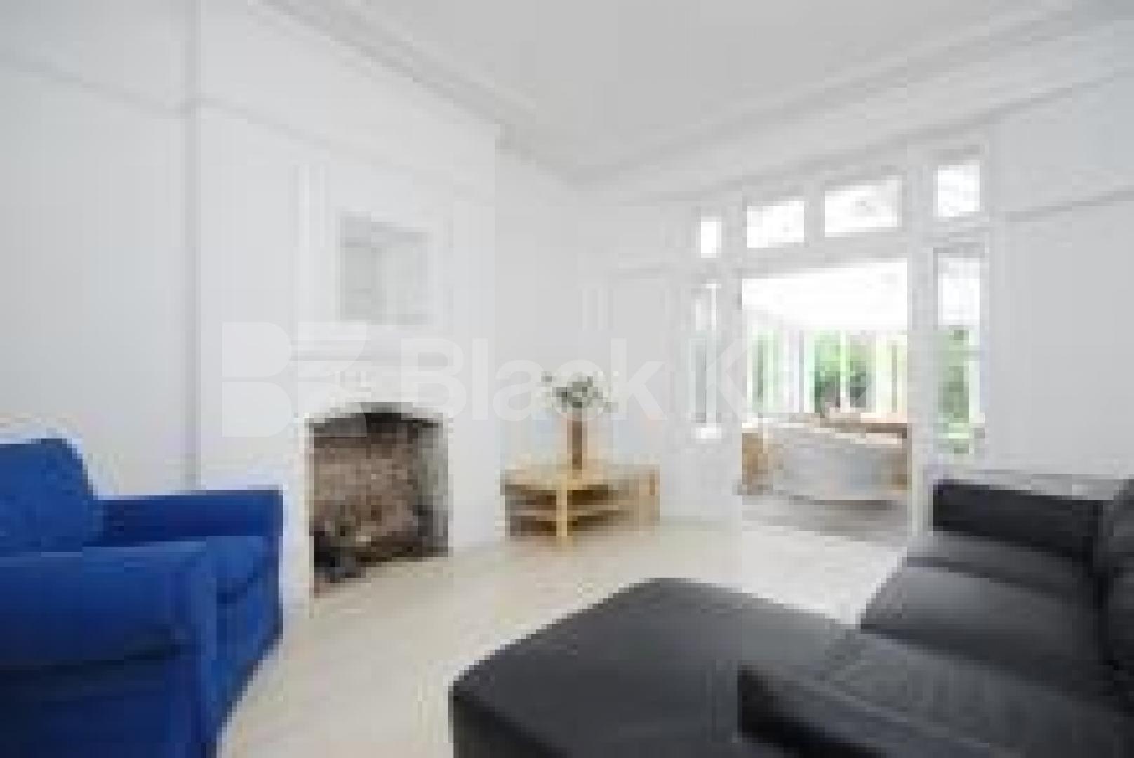 			5 Bedroom, 1 bath, 1 reception Detached House			 Park Avenue, ALEXANDRA PALACE