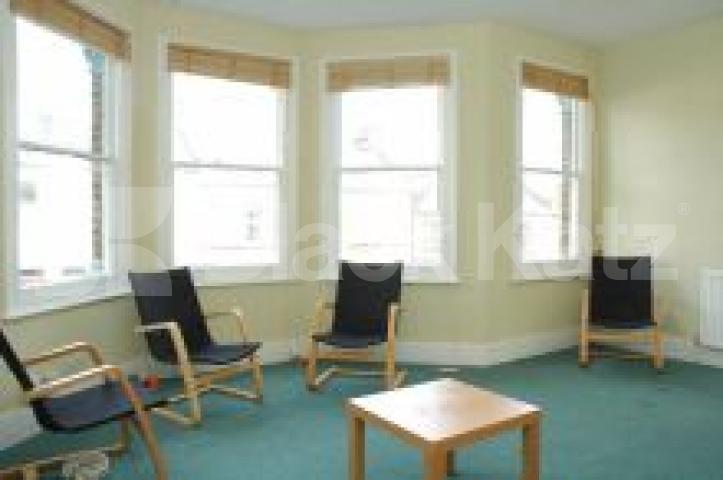 			2 Bedroom, 1 bath, 1 reception Flat			 Seymour Road, HARRINGAY LADDER