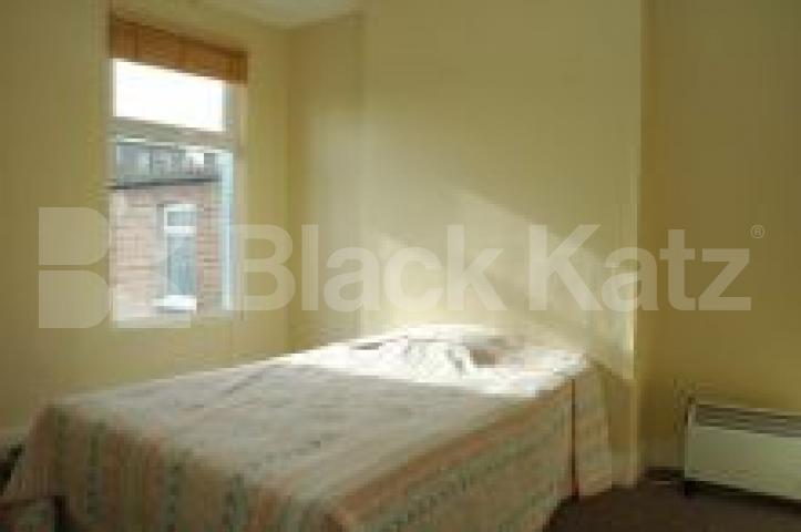 			2 Bedroom, 1 bath, 1 reception Flat			 Seymour Road, HARRINGAY LADDER