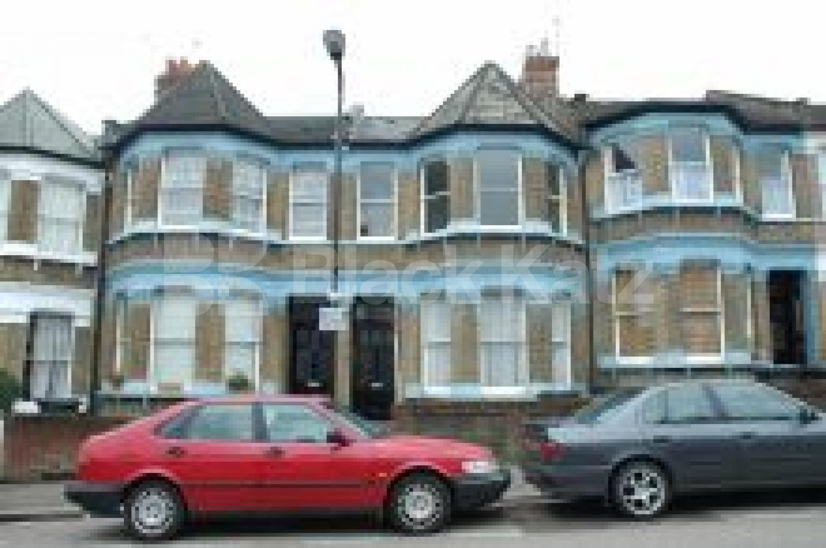 			2 Bedroom, 1 bath, 1 reception Flat			 Seymour Road, HARRINGAY LADDER