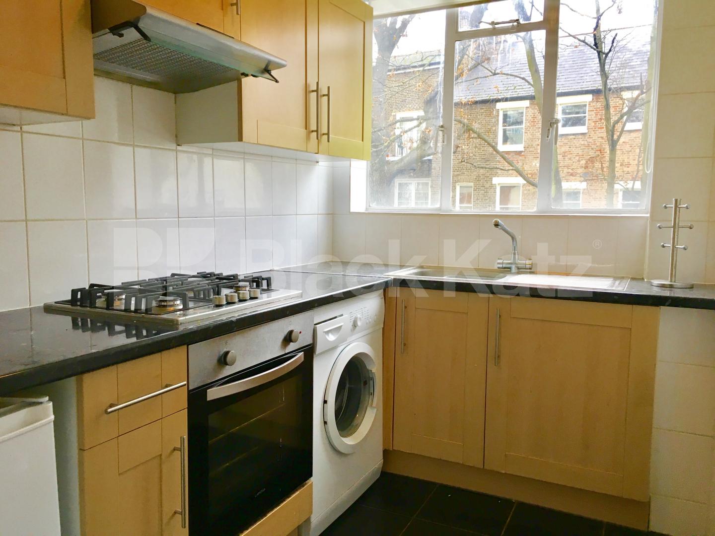 			NEW INSTRUCTION, 3 Bedroom, 1 bath, 1 reception Apartment			 Thurleigh Court.Nightingale Lane, Clapham South