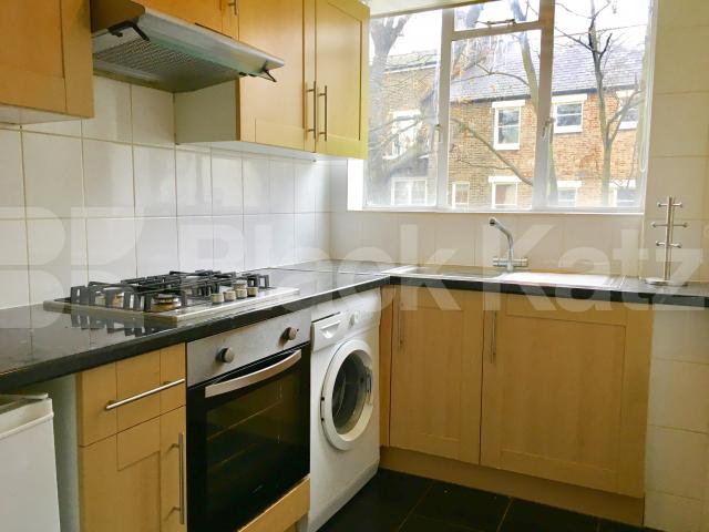 			NEW INSTRUCTION, 3 Bedroom, 1 bath, 1 reception Apartment			 Thurleigh Court.Nightingale Lane, Clapham South