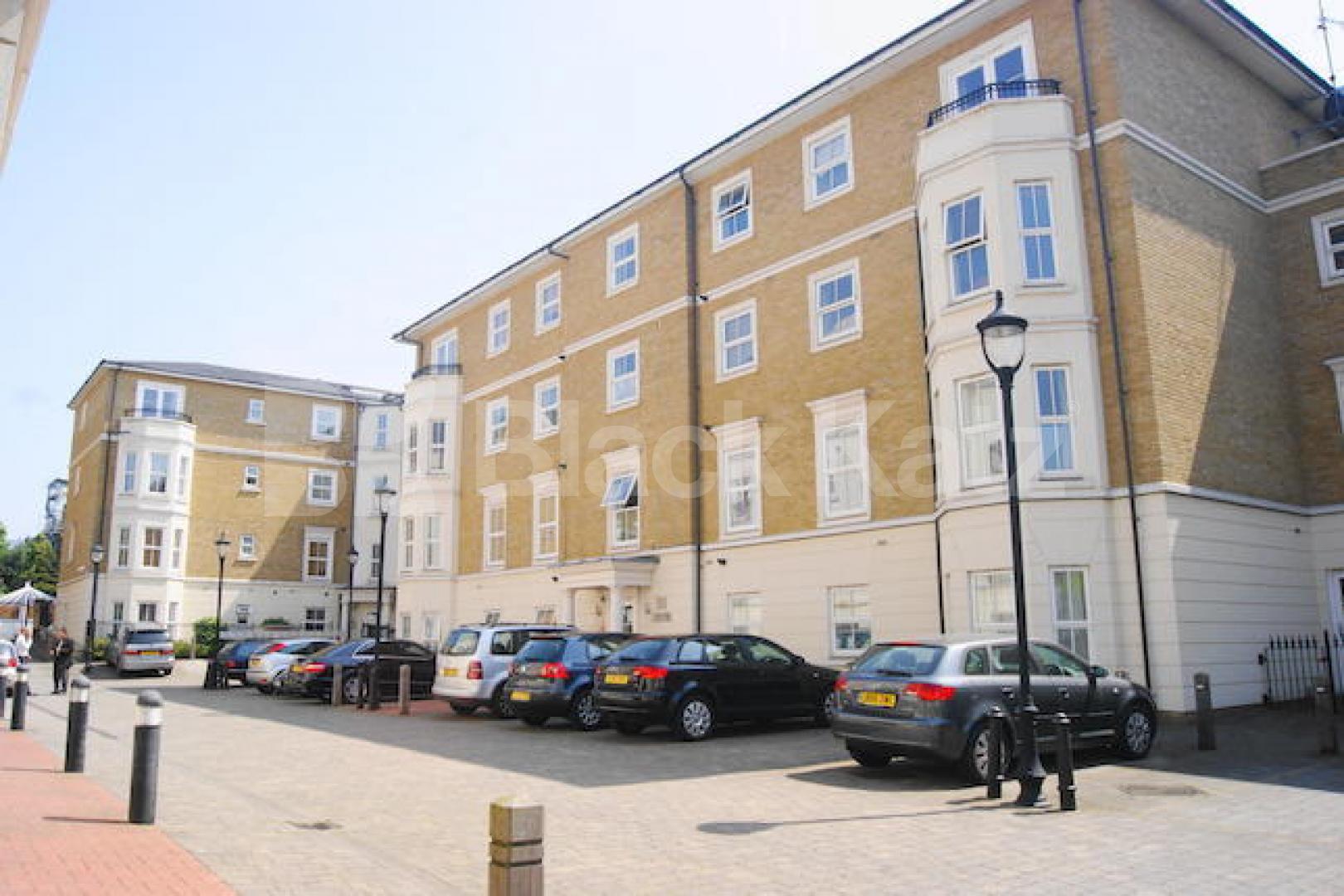 			2 BED 2 BATH IN A MODERN DEVELOPMENT!, 2 Bedroom, 1 bath, 1 reception Flat			 Camden Road, CAMDEN