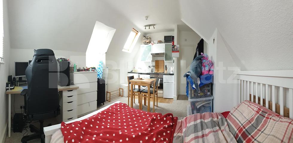 			Beautiful Period Conversion !, Studio Apartment, 1 bath, 1 reception Flat			 Avenue Road, Highgate