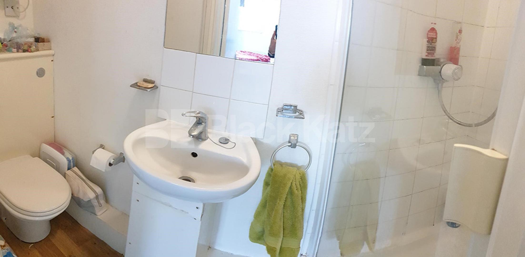 			Beautiful Period Conversion !, Studio Apartment, 1 bath, 1 reception Flat			 Avenue Road, Highgate