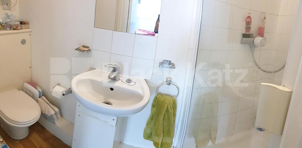 			Beautiful Period Conversion !, Studio Apartment, 1 bath, 1 reception Flat			 Avenue Road, Highgate