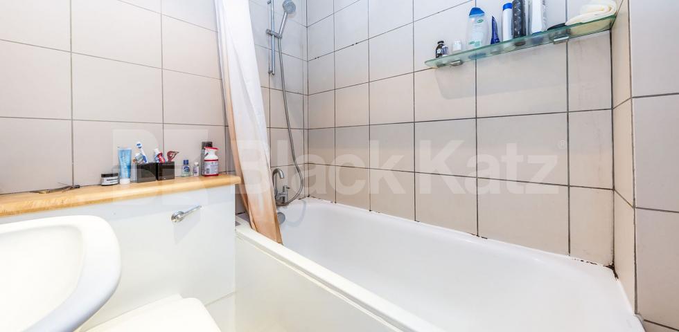 			Lovely 3 bedroom flat close to transport , 3 Bedroom, 1 bath, 1 reception Flat			 Palace Gates Road, ALEXANDRA PALACE