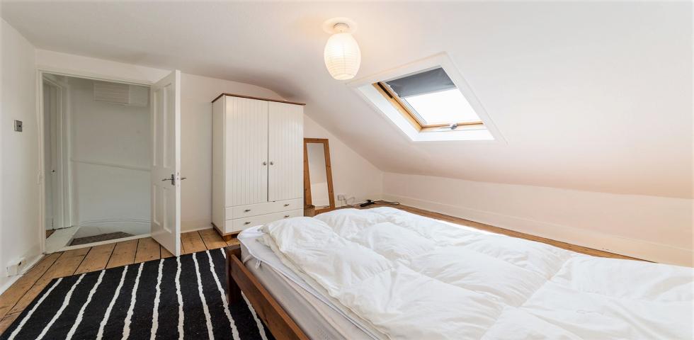 			3 Bedroom, 1 bath, 1 reception Flat			 Ravenshaw Street, WEST HAMPSTEAD