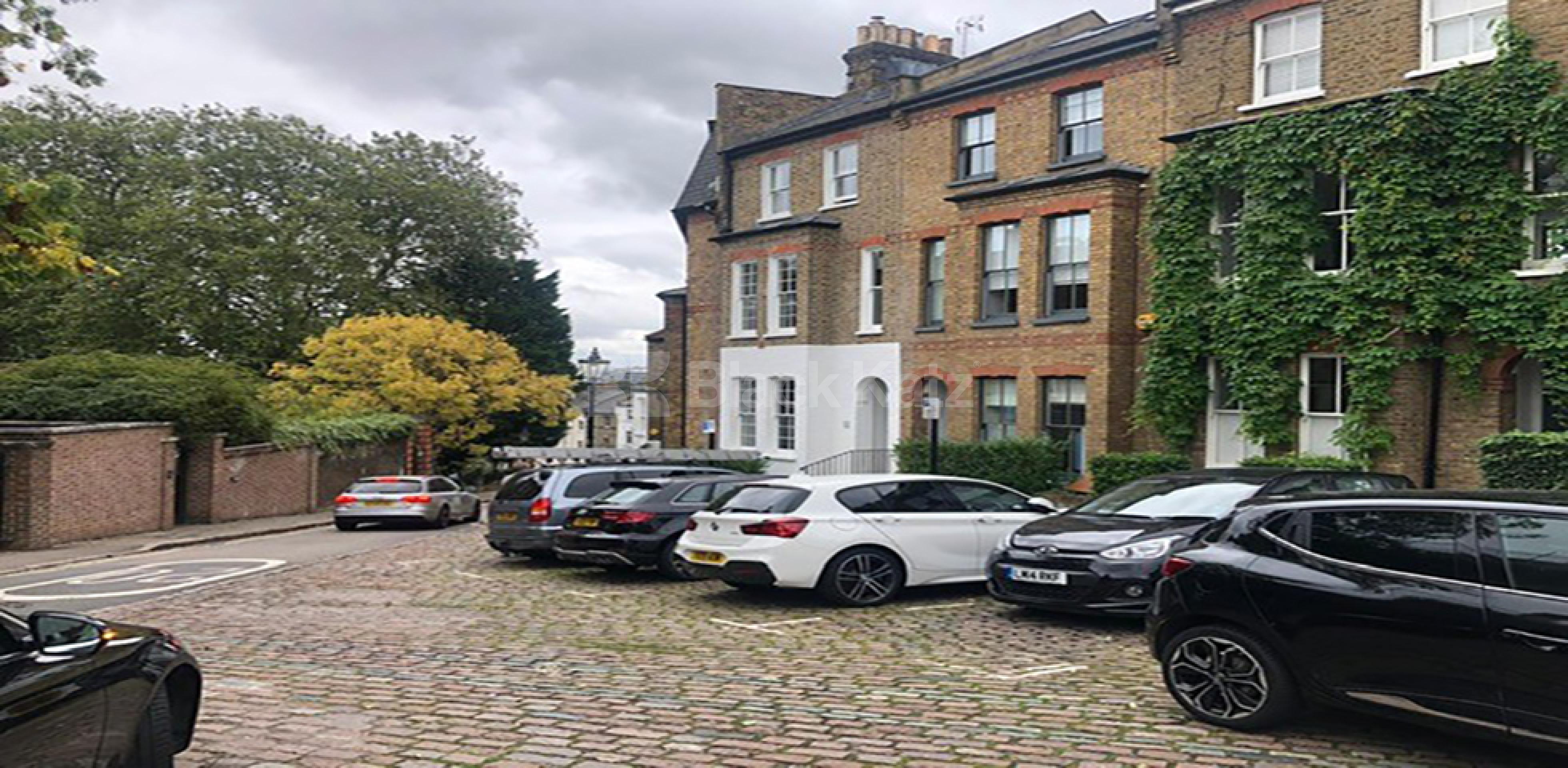 Spacious modern one bed minutes to Hampstead Heath, Tube & High St! New End Square, Hampstead NW3