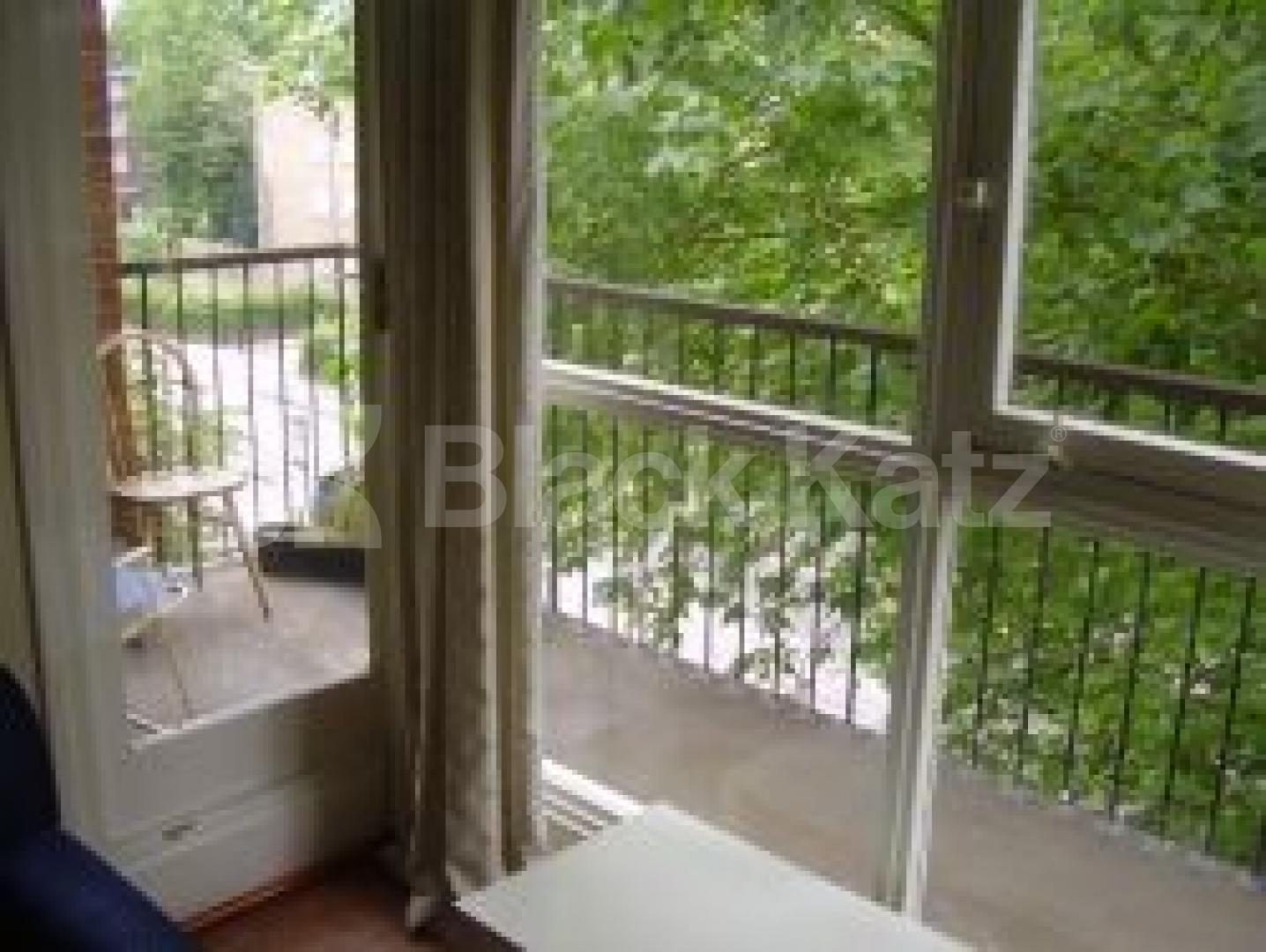 			2 Bedroom, 1 bath, 1 reception Flat			 Lordship Road, MANOR HOUSE N16