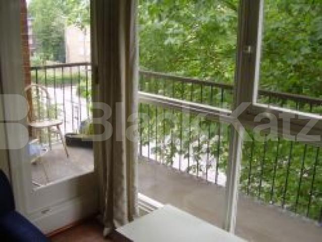 			2 Bedroom, 1 bath, 1 reception Flat			 Lordship Road, MANOR HOUSE N16