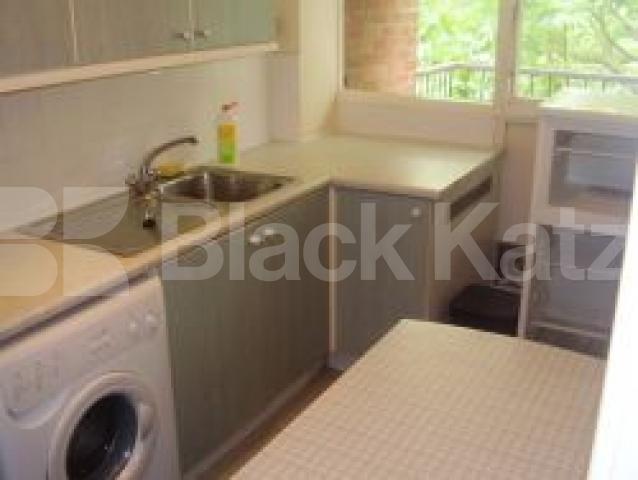 			2 Bedroom, 1 bath, 1 reception Flat			 Lordship Road, MANOR HOUSE N16