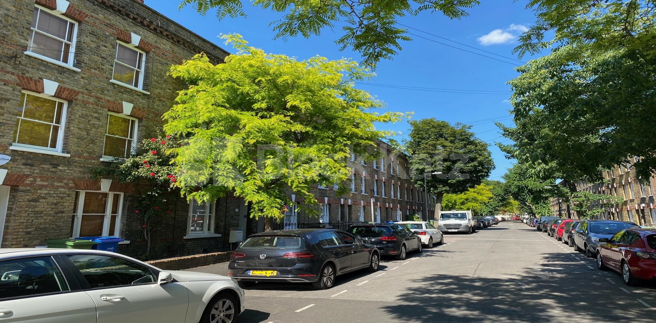 			LET , 4 Bedroom, 1 bath, 1 reception Terraced House			 Henshaw Street, Borough/Elephant and Castle