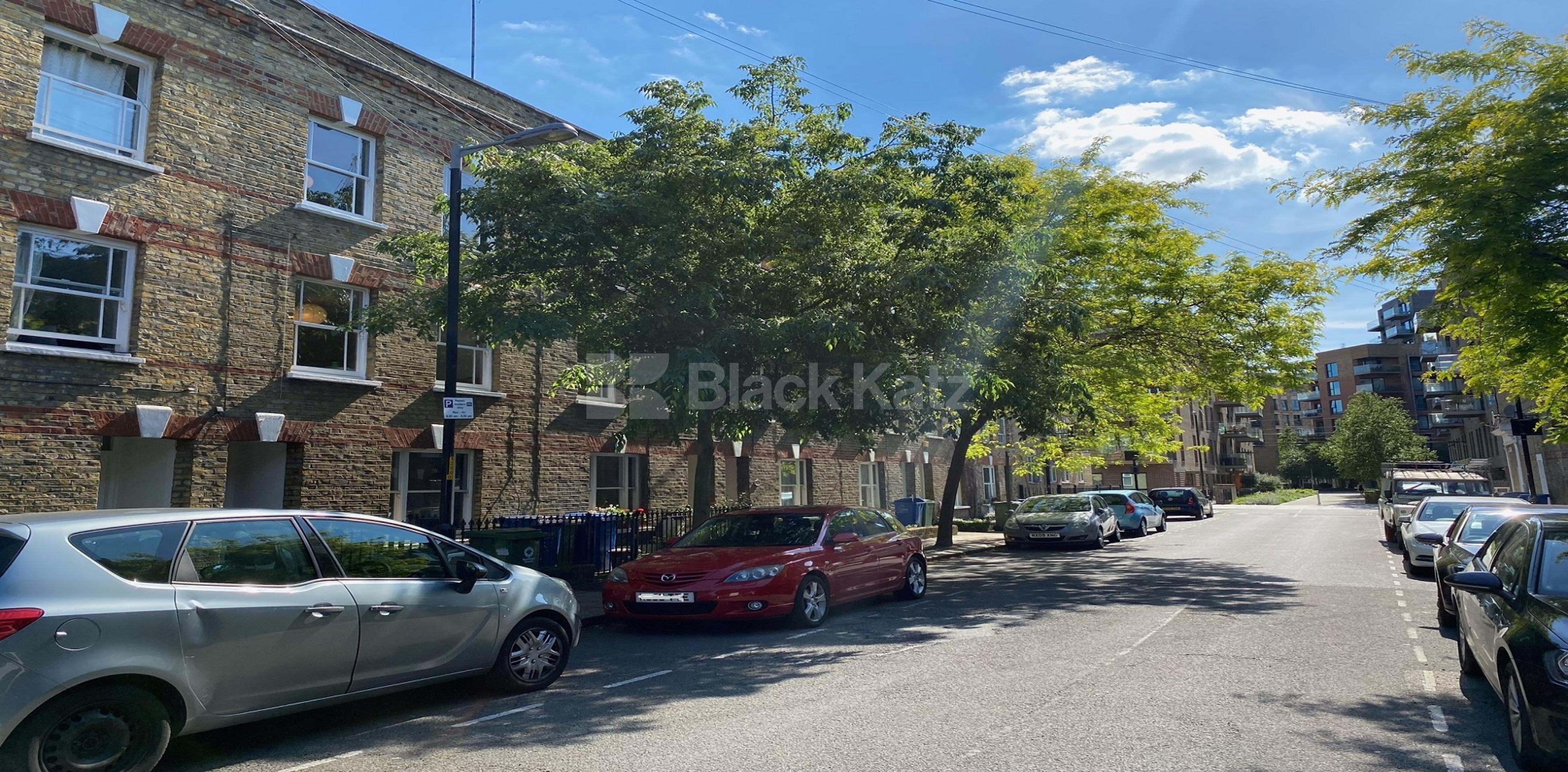 			LET , 4 Bedroom, 1 bath, 1 reception Terraced House			 Henshaw Street, Borough/Elephant and Castle SE17