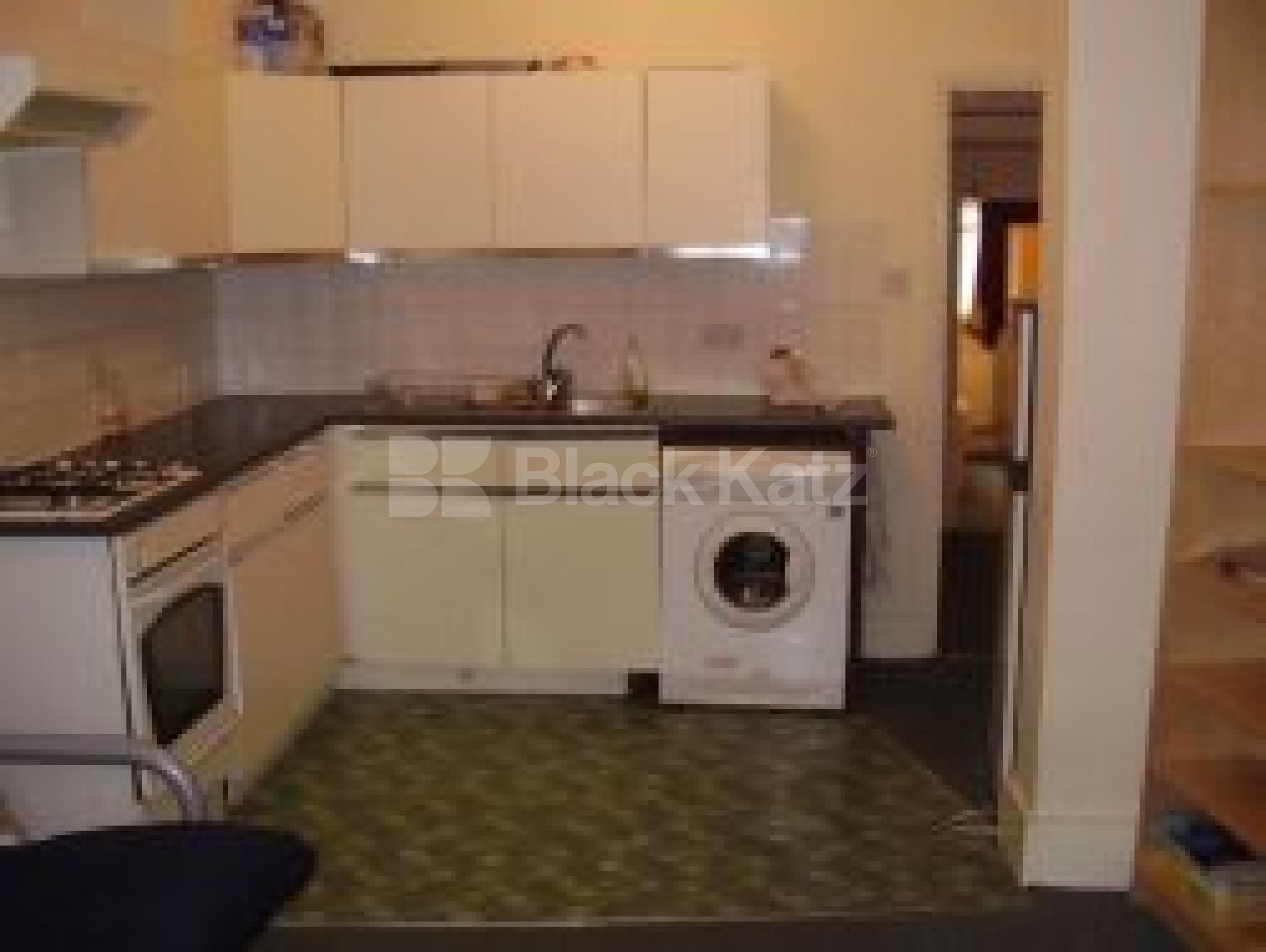 			2 Bedroom, 1 bath, 1 reception Flat			 Newington Green Road, ISLINGTON N1 N1