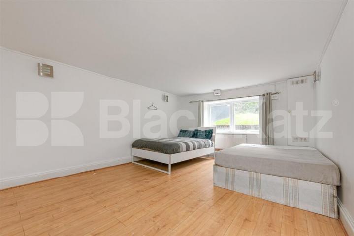 Spacious 1 Bed + Lounge Conversion in a Private Development  Northern Heights, Crescent Road, Crouch End