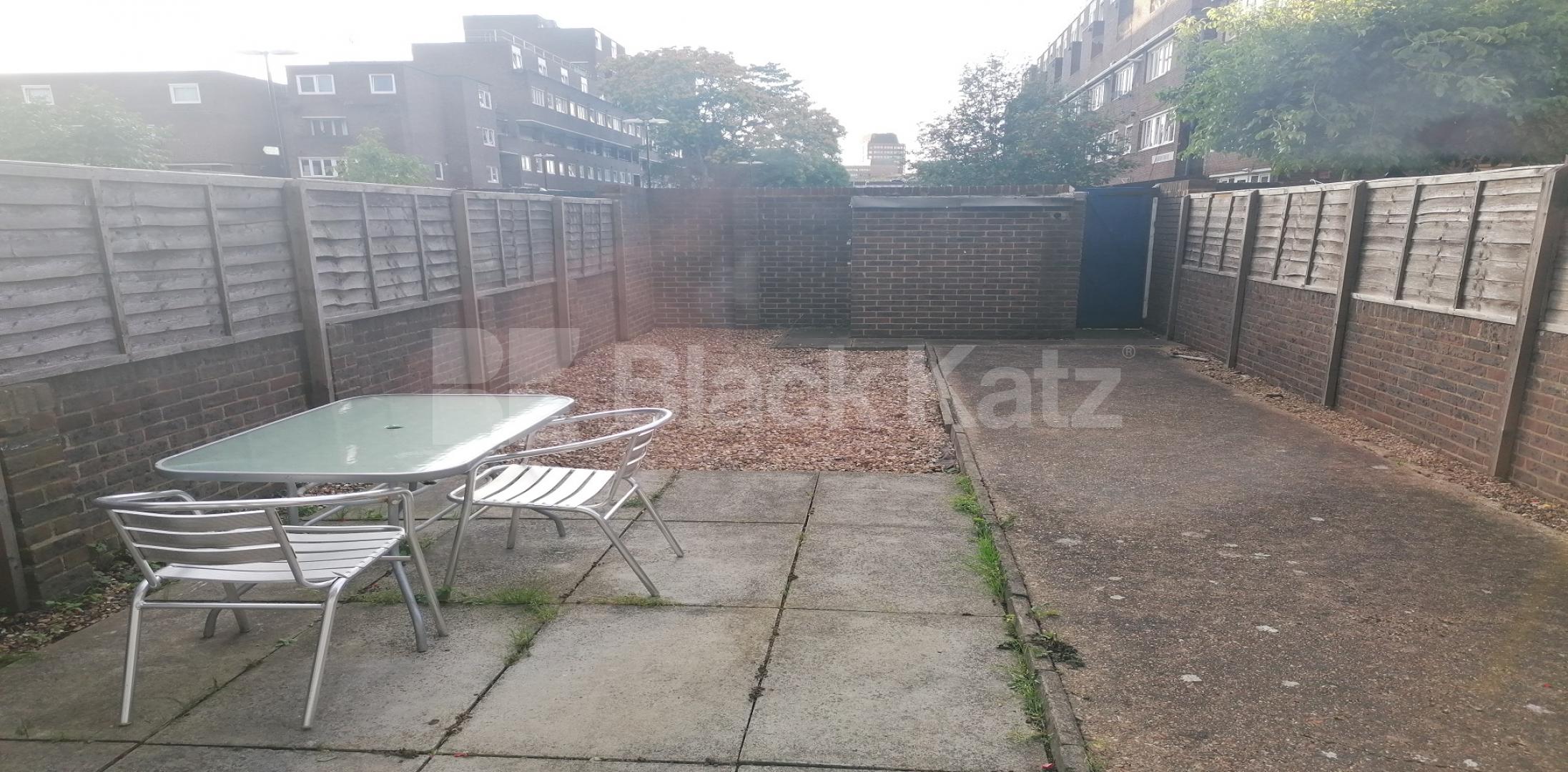 			NEW INSTRUCTION , 4 Bedroom, 1 bath, 1 reception Apartment			 Hotspur Street , Vauxhall / Kennington 