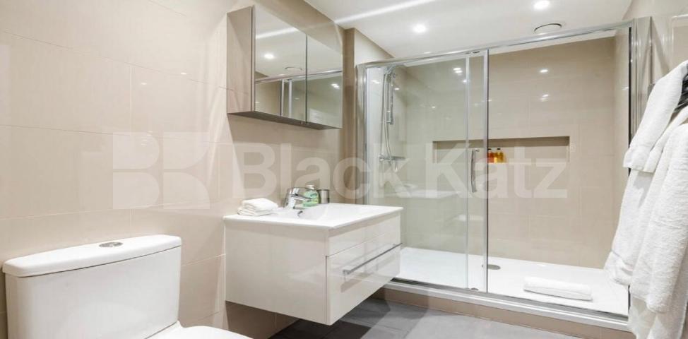 			NEW INSTRUCTION , 4 Bedroom, 1 bath, 1 reception Apartment			 Hotspur Street , Vauxhall / Kennington 