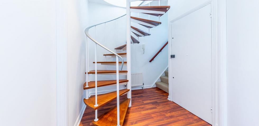 			3 Bedroom, 1 bath, 1 reception Apartment			 Stratford Villas, CAMDEN