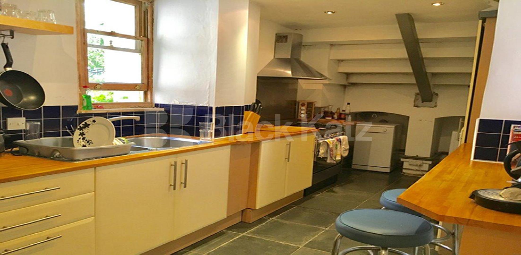 			NEW INSTRUCTION, 1 Bedroom, 1 bath, 1 reception Apartment			 Nightingale Lane, Clapham South