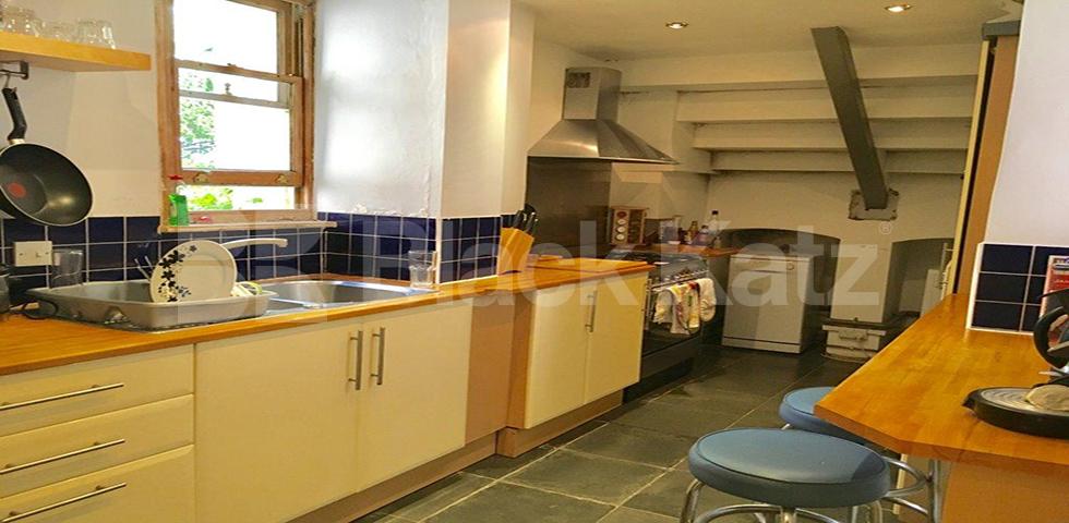 			NEW INSTRUCTION, 1 Bedroom, 1 bath, 1 reception Apartment			 Nightingale Lane, Clapham South