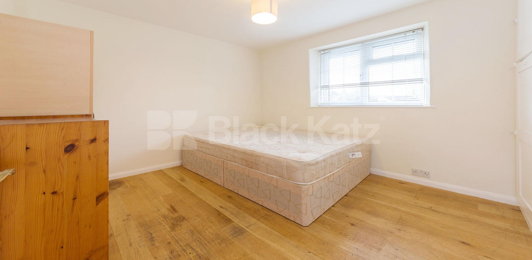 			3 Bedroom, 1 bath, 1 reception House			 Wormholt Road, Shepherds Bush