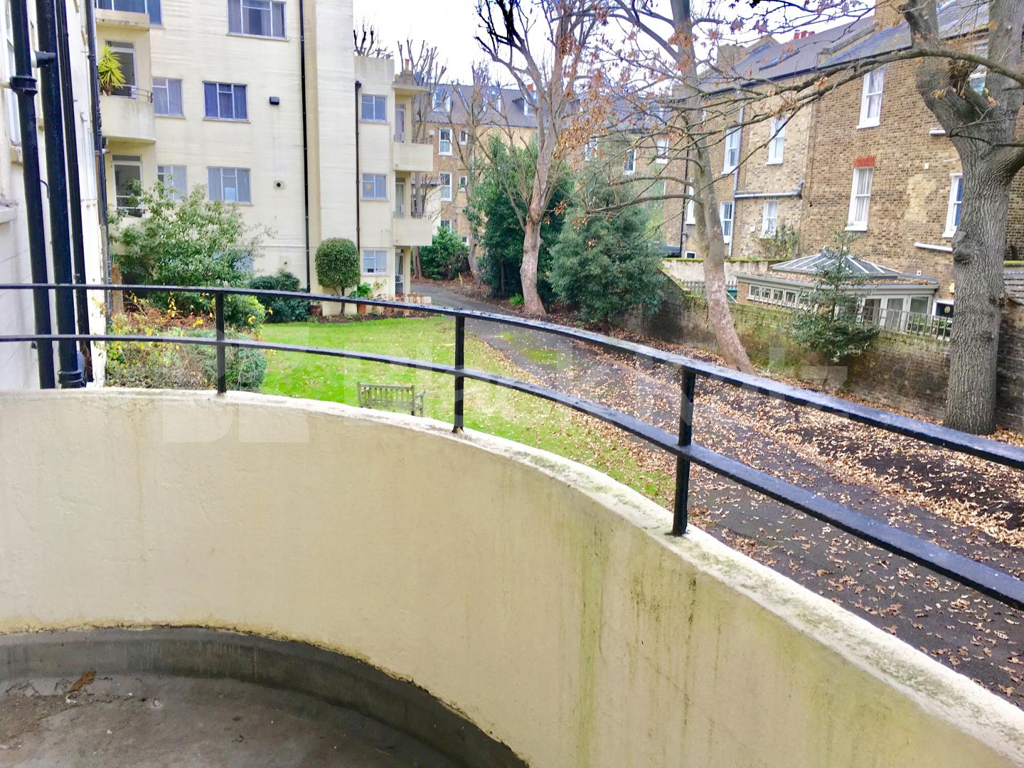 			NEW INSTRUCTION, 3 Bedroom, 1 bath, 1 reception Apartment			 Thurleigh Court.Nightingale Lane, Clapham South