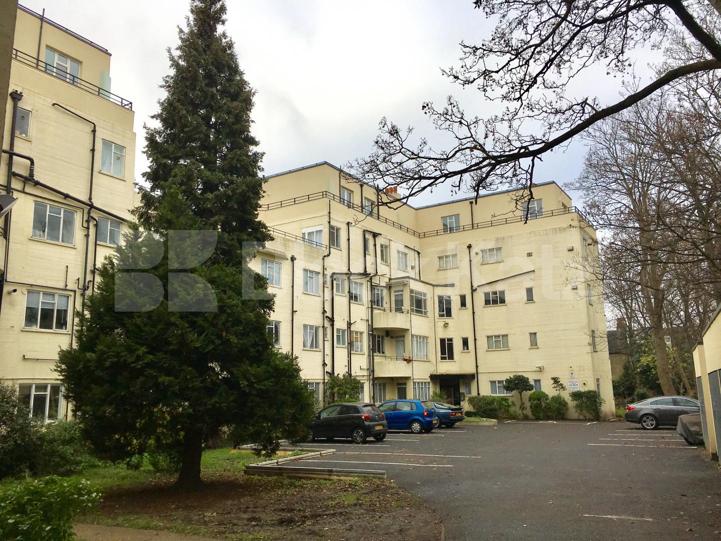 			LET, 2 Bedroom, 1 bath, 1 reception Apartment			 Nightingale Lane, Clapham South 