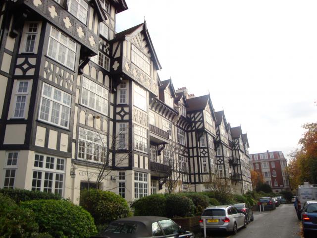 			LOVELY COMMUNAL GARDENS, 2 Bedroom, 1 bath, 1 reception Flat			 Northwick Terrace, MAIDA VALE