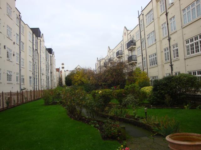			LOVELY COMMUNAL GARDENS, 2 Bedroom, 1 bath, 1 reception Flat			 Northwick Terrace, MAIDA VALE