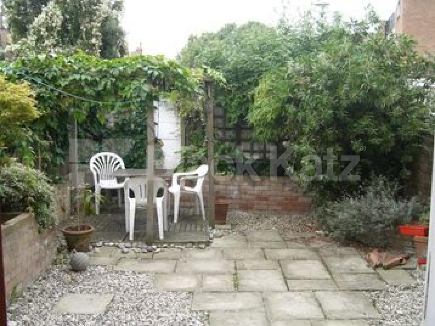 			UNDER OFFER, 4 Bedroom, 1 bath, 1 reception House			 Northwold Road, Clapton