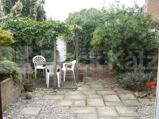 			UNDER OFFER, 4 Bedroom, 1 bath, 1 reception House			 Northwold Road, Clapton