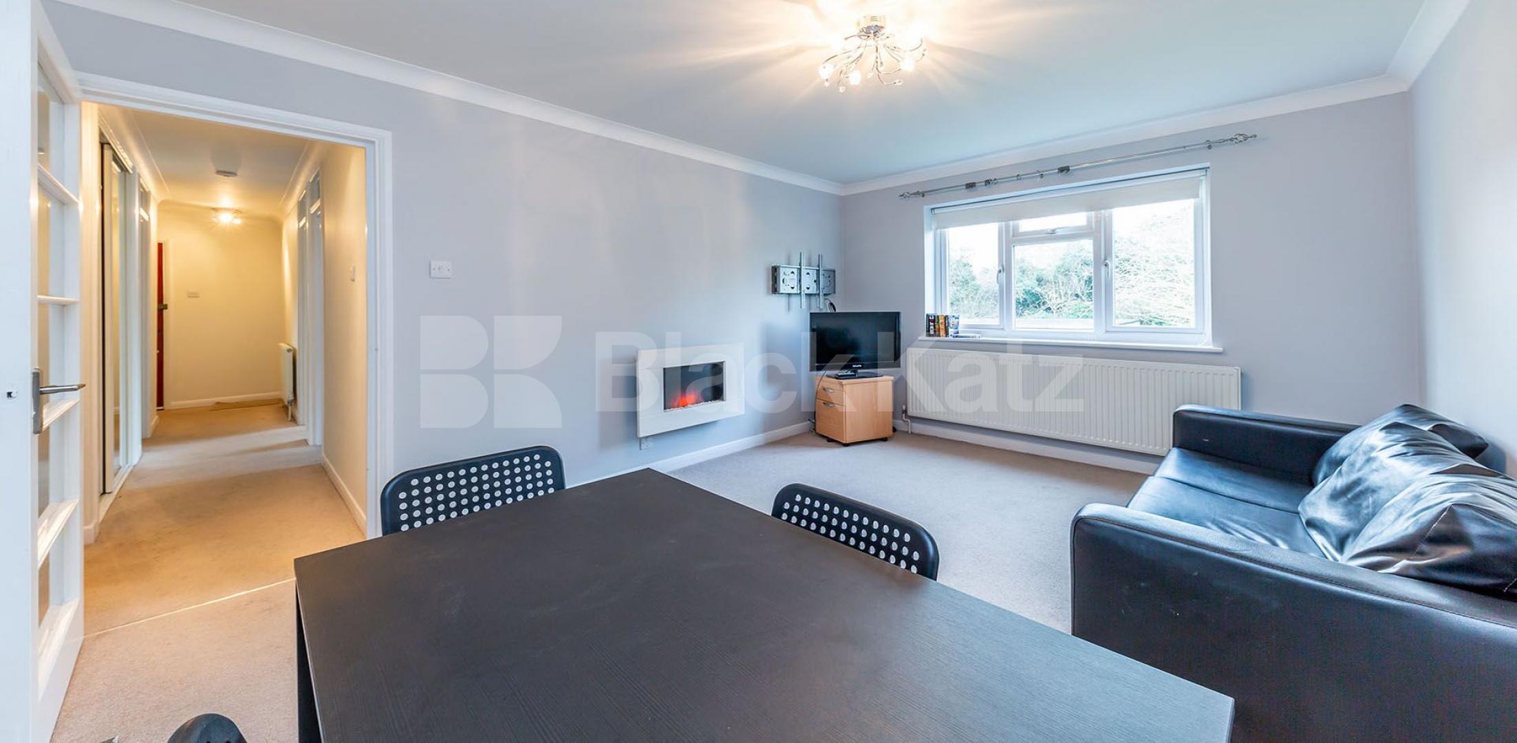 			NEW INSTRUCTION!, 2 Bedroom, 1 bath, 1 reception Flat			 Lyonsdown Road, Barnet