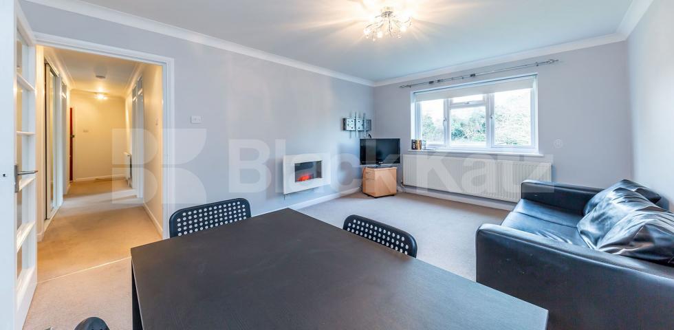 			NEW INSTRUCTION!, 2 Bedroom, 1 bath, 1 reception Flat			 Lyonsdown Road, Barnet