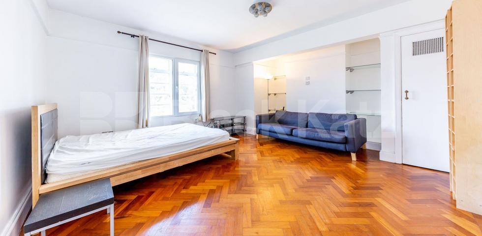 			New Instruction!, 3 Bedroom, 1 bath, 1 reception Flat			 Broadway House, The Broadway N8, Crouch End