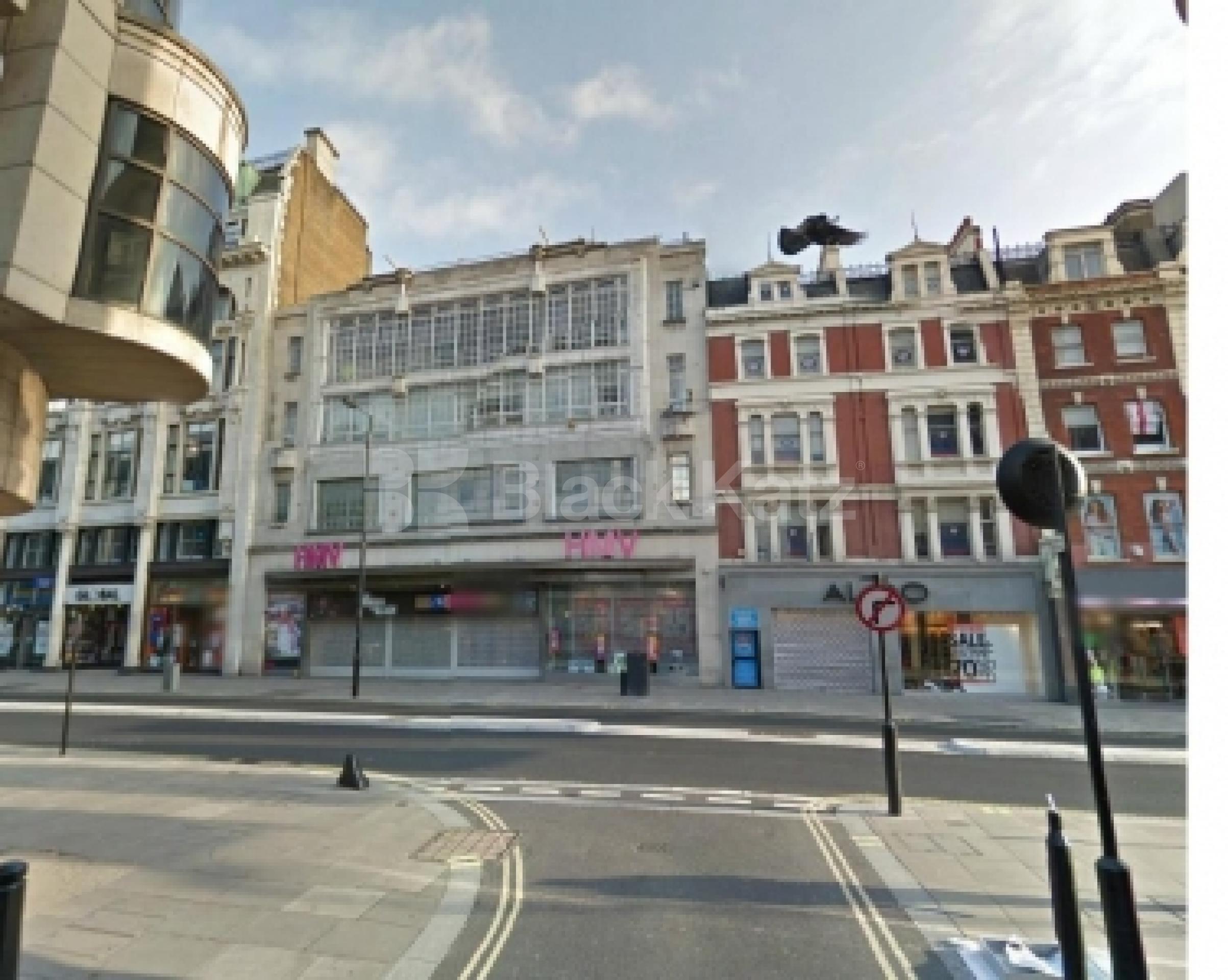 			CENTRAL ZONE 1 LOCATION!, 1 Bedroom, 1 bath, 1 reception Flat			 Oxford Street, SOHO W1D