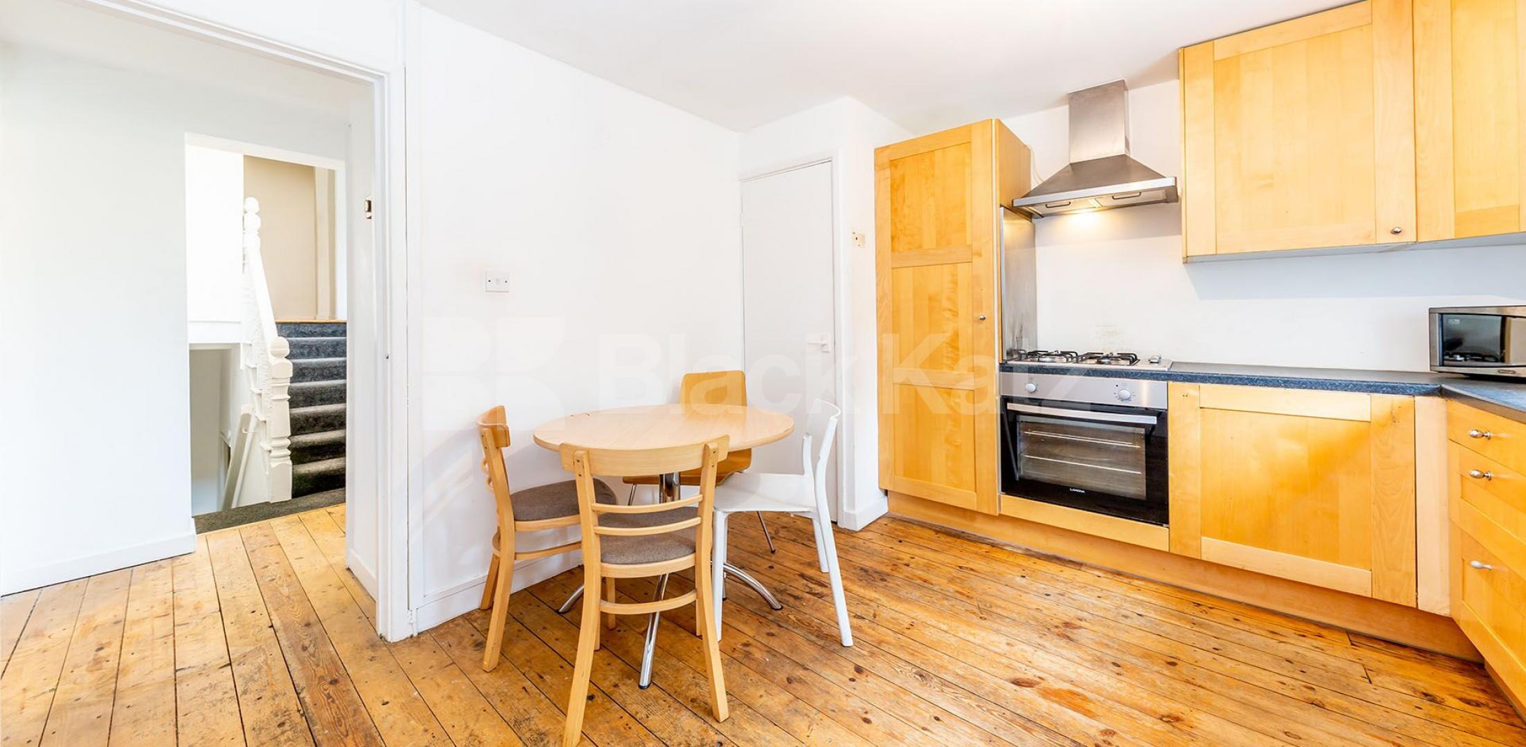 			3 Bedroom, 1 bath, 1 reception Flat			 Archway Road, Highgate / Archway