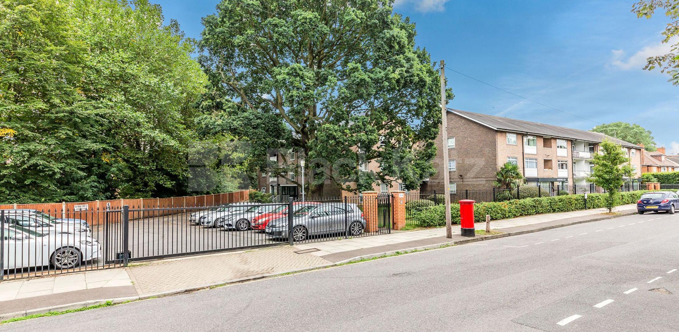 			NEW INSTRUCTION!, 3 Bedroom, 1 bath, 1 reception Flat			 Sheldon Avenue, HIGHGATE