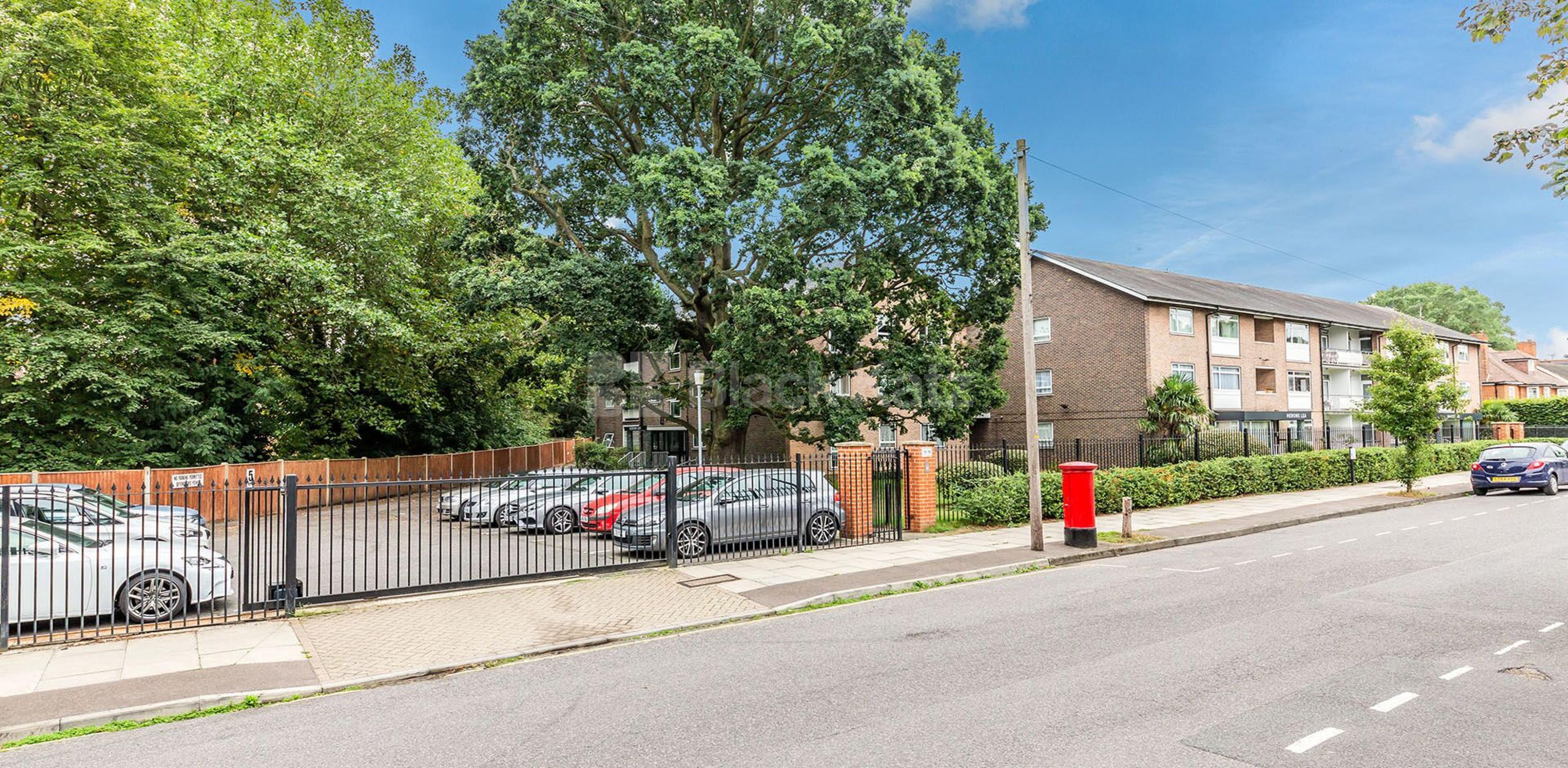 			NEW INSTRUCTION!, 3 Bedroom, 1 bath, 1 reception Flat			 Sheldon Avenue, HIGHGATE N6