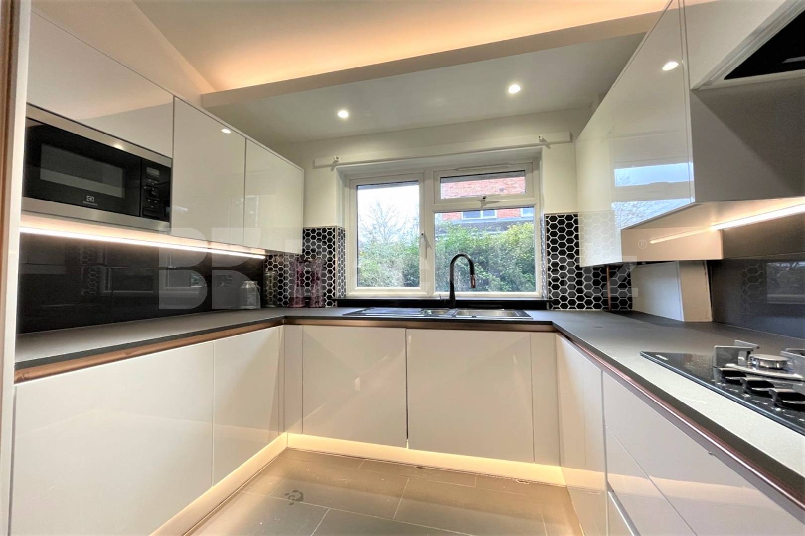 			3 Bedroom, 2 bath, 1 reception 			 Marley Walk, London, NW2,  London