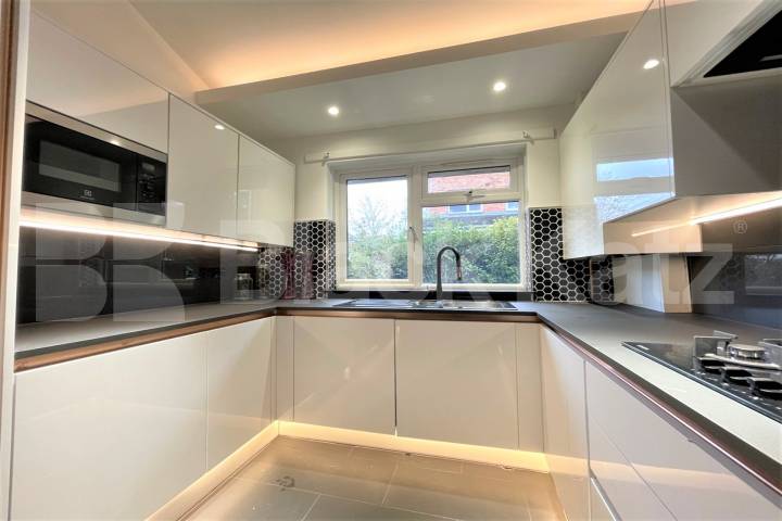 			3 Bedroom, 2 bath, 1 reception 			 Marley Walk, London, NW2,  London