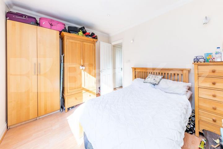  Beautiful & spacious 1 double bedroom property on the very popular Weston Park Weston Park , Crouch End