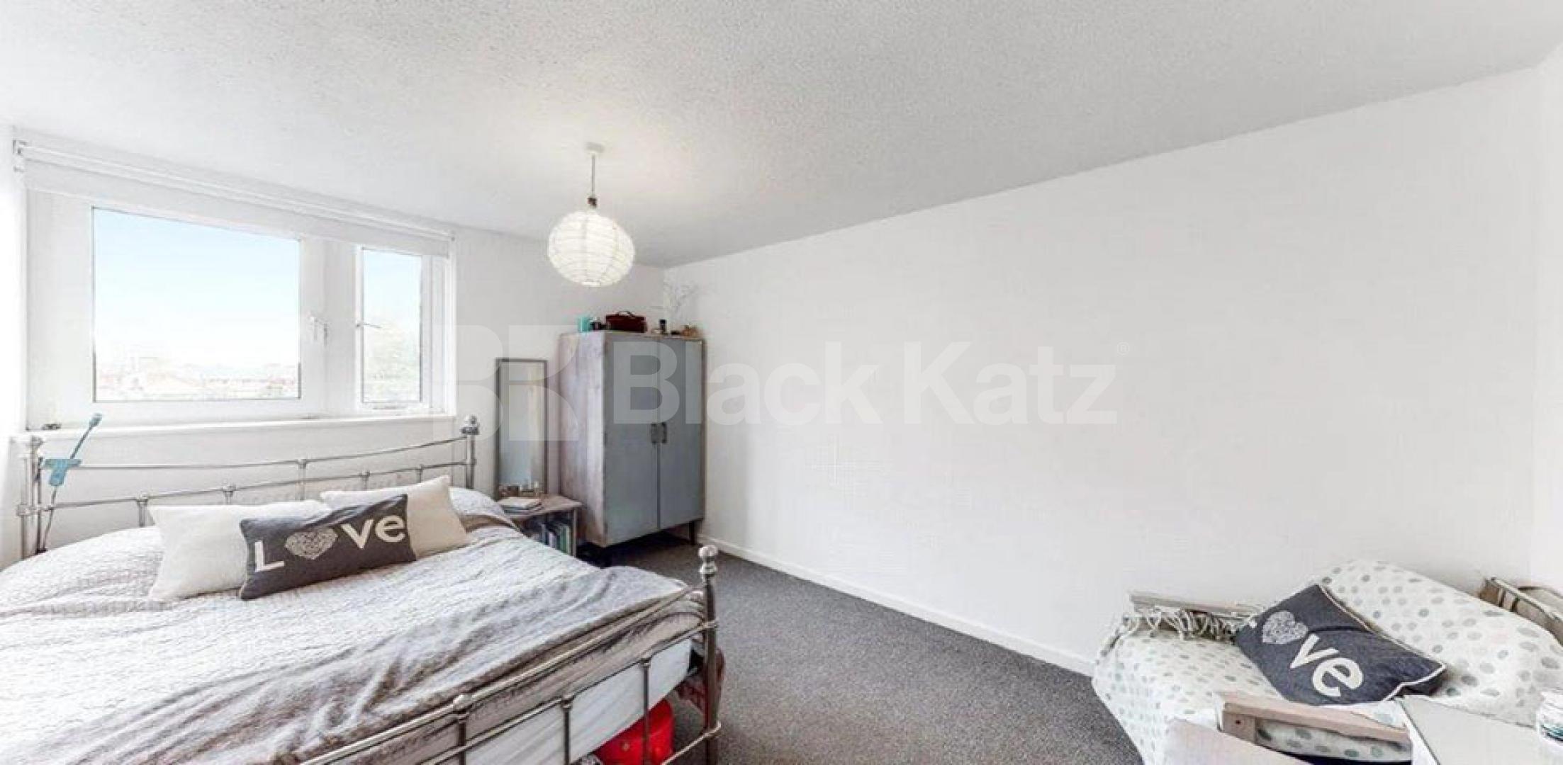 			COSY ONE BED IN CAMDEN!, 1 Bedroom, 1 bath, 1 reception Flat			 Oakley Square, CAMDEN / EUSTON