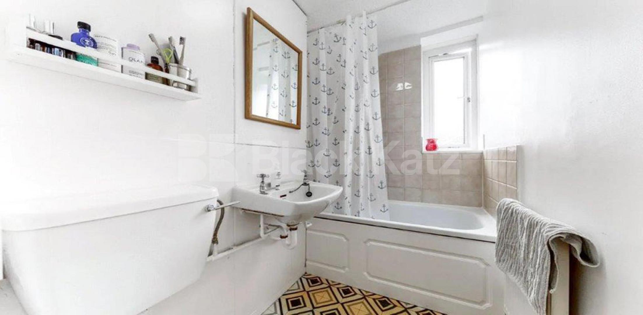 			COSY ONE BED IN CAMDEN!, 1 Bedroom, 1 bath, 1 reception Flat			 Oakley Square, CAMDEN / EUSTON