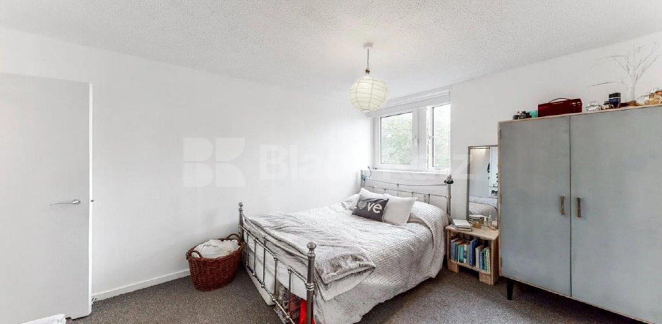 			COSY ONE BED IN CAMDEN!, 1 Bedroom, 1 bath, 1 reception Flat			 Oakley Square, CAMDEN / EUSTON