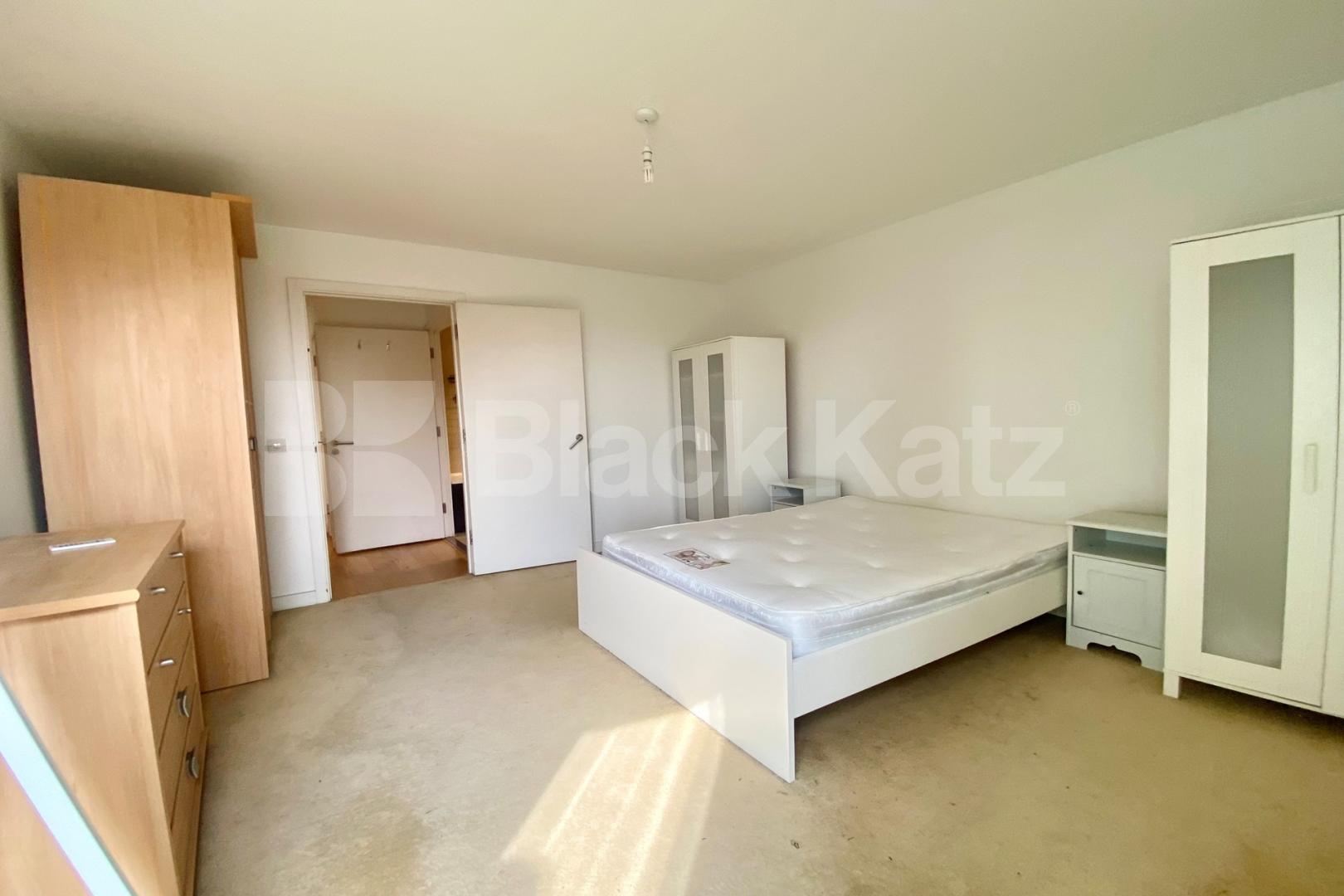 Flooded with natural light & 24 hour concierge service O Central Crampton Street, Elephant and Castle