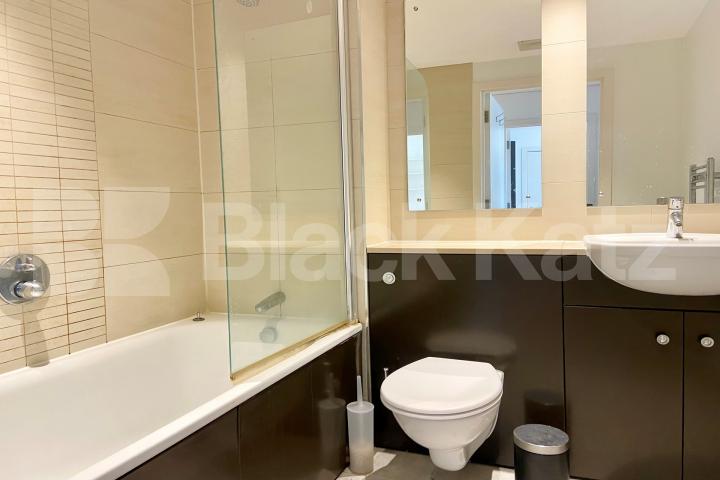 Flooded with natural light & 24 Hour Concierge  O Central, Crampton Street, Elephant and Castle