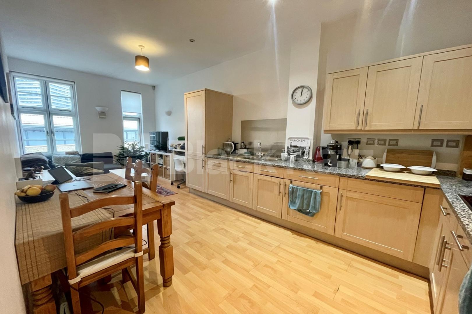 Superbly located larger than average duplex apartment  Oxford Drive, Bermondsey street/ London Bridge