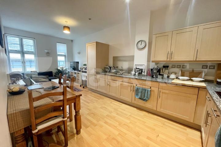 Superbly located larger than average duplex apartment  Oxford Drive, Bermondsey street/ London Bridge