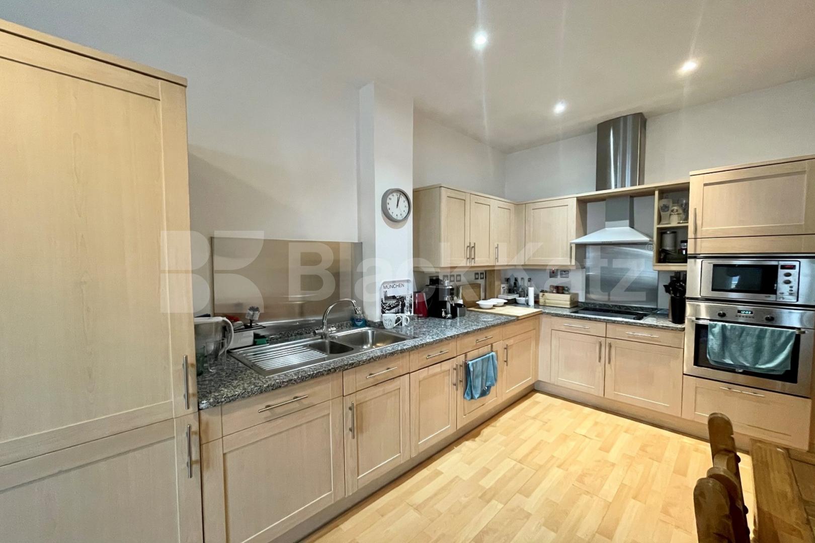 Superbly located larger than average duplex apartment  Oxford Drive, Bermondsey street/ London Bridge